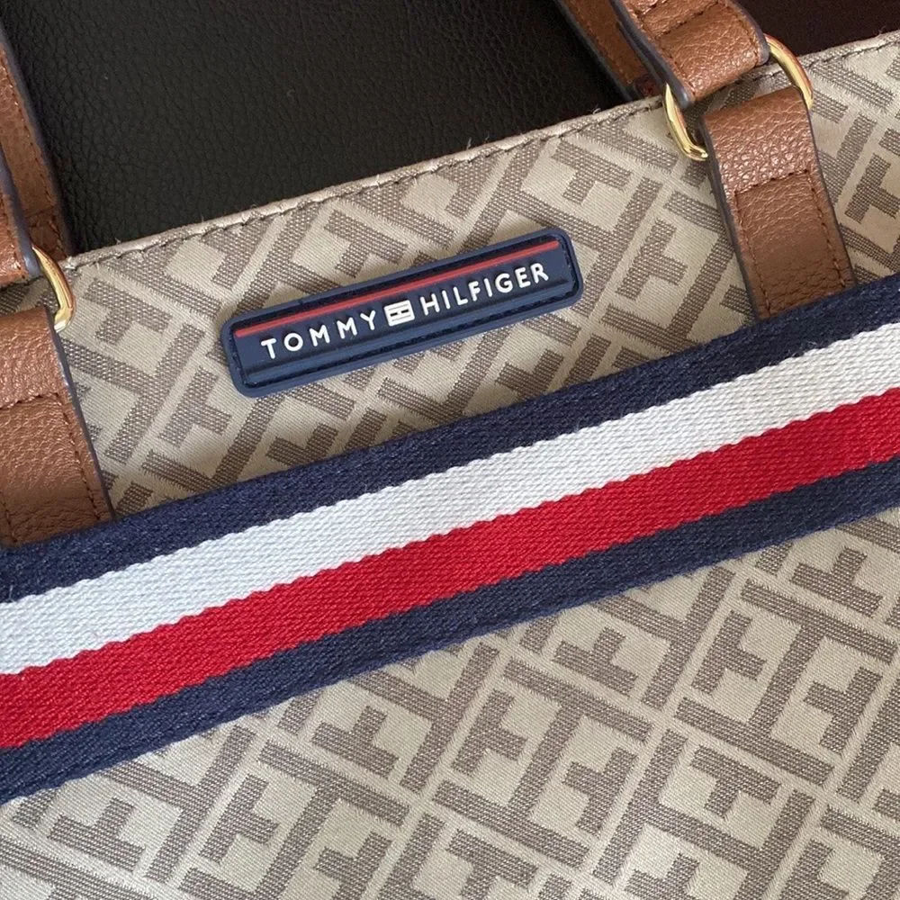 TOMMY HILFIGER brown logo monogram tote. - Picture 2 of 12
